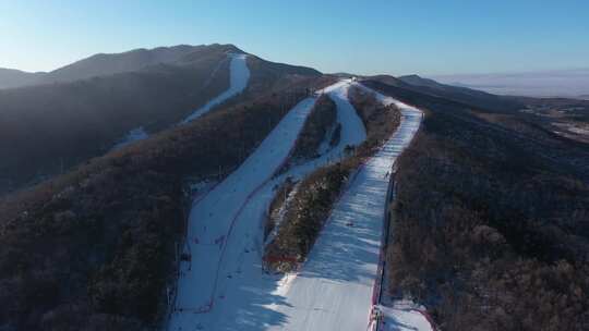 航拍东北滑雪场 雪上人群 雪上运动