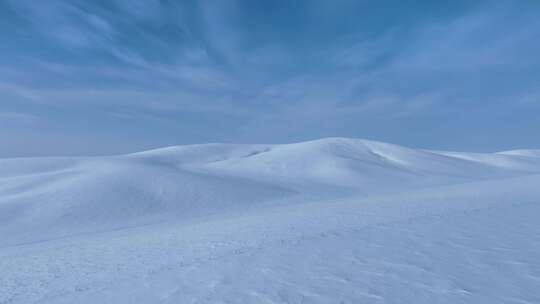 广阔无垠的纯净雪原风光