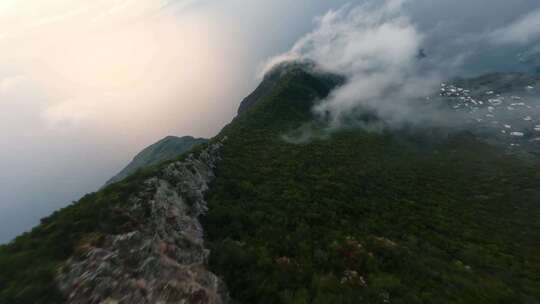 FPV穿越机无人机航拍森林高山大海海边小镇