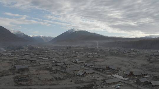 新疆-村落-雪山山脉视频素材模板下载