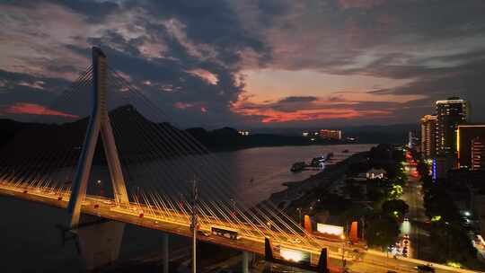 航拍宜昌夷陵长江大桥夜景车流