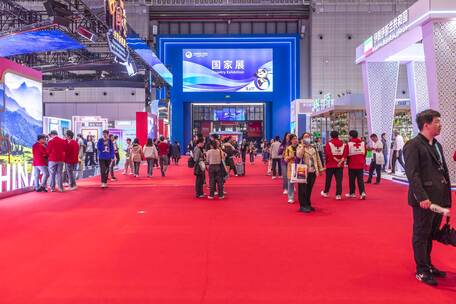 第六届中国进口博览会5.2馆国家展人流延时