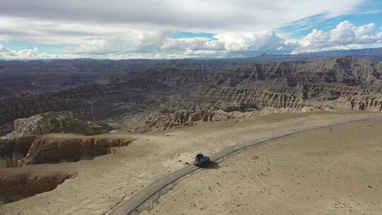 西藏阿里扎达玛朗大峡谷汽车越野自驾