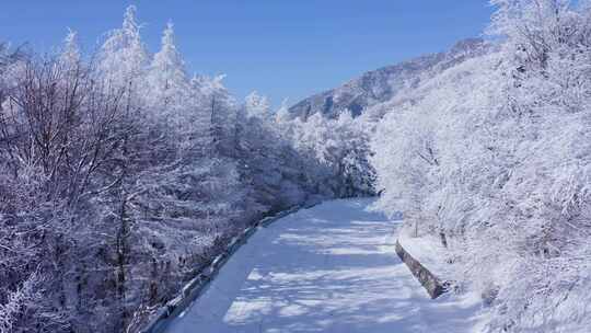 秦岭分水岭  冰雪世界