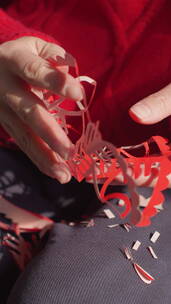 中国人春节剪纸剪窗花红纸