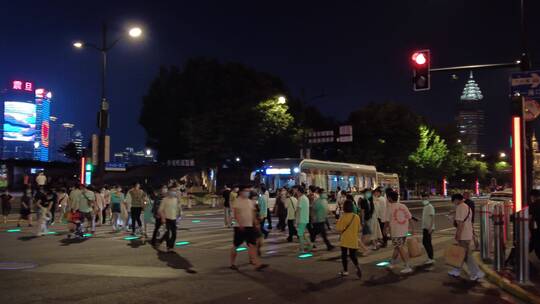 上海南京东路外滩外白渡桥黄浦区夜景4K实拍