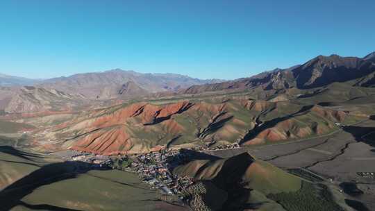 青海海北祁连县卓尔山风景区丹霞地貌