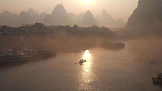 桂林漓江早上日出美景