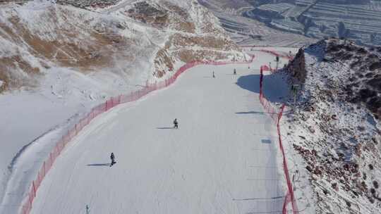 内蒙古呼和浩特马鬃山滑雪场缆车雪景航拍