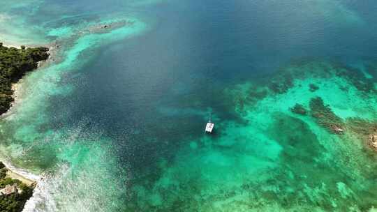 航拍大海沙滩海滩海滨城市海浪沙海岛森林