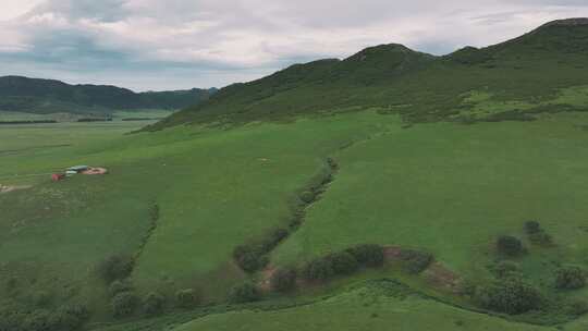 内蒙古通辽扎鲁特旗高山草原航拍风景