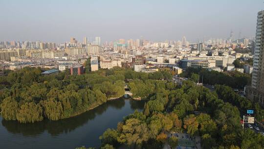 航拍济南大明湖5A景区