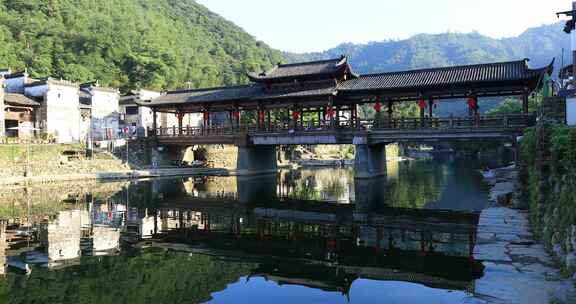 清晨阳光唯美江西景德镇瑶里古镇风雨桥古建