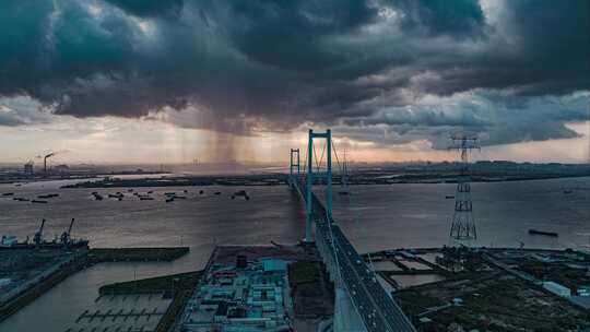 南沙大桥海鸥岛倾盆大雨