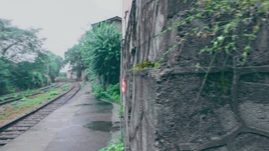 雨中的老站台之一视频素材模板下载