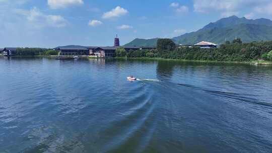 雁西湖大门雁西湖凯宾斯基水上巡逻警察支队