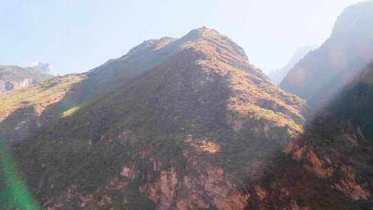 香格里拉虎跳峡金沙江大峡谷