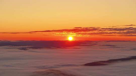 延时航拍山顶云海日出朝霞满天0827