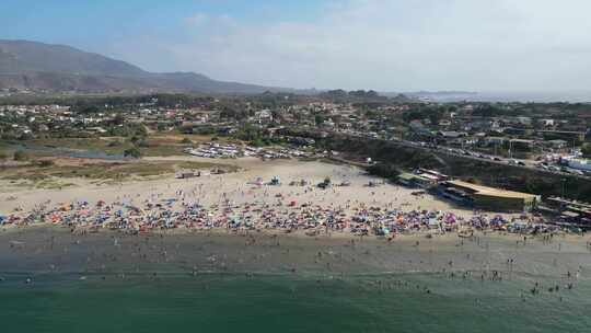 智利瓦尔帕莱索地区帕普多海滩的旅游业视频素材模板下载