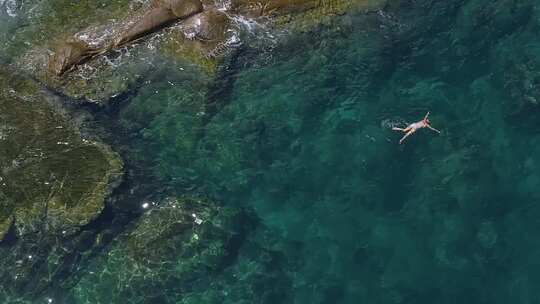 海上的女孩