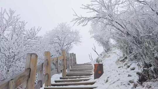 雪山雪景