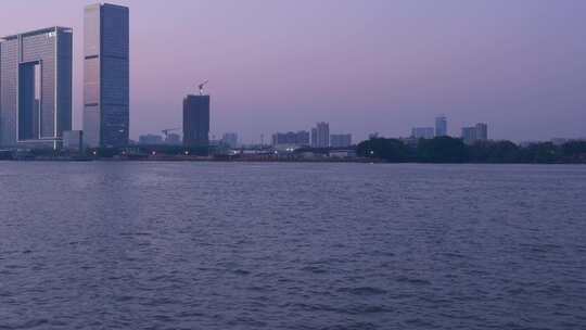 广州之窗商务港珠江岸城市高楼建筑景观视频素材模板下载