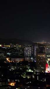 竖版航拍山东济南老城区城市夜景