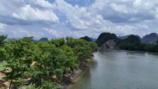 桂林夏季漓江风景区