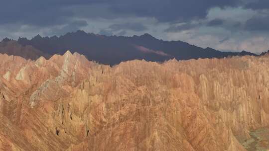 天山神秘大峡谷