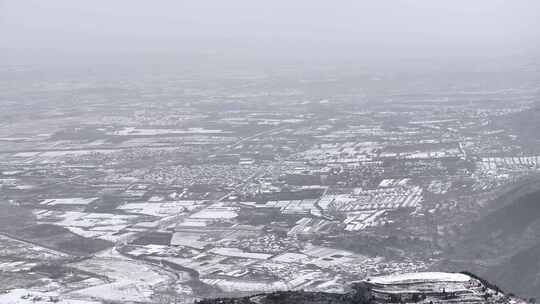 秦岭冬天下雪 白雪皑皑