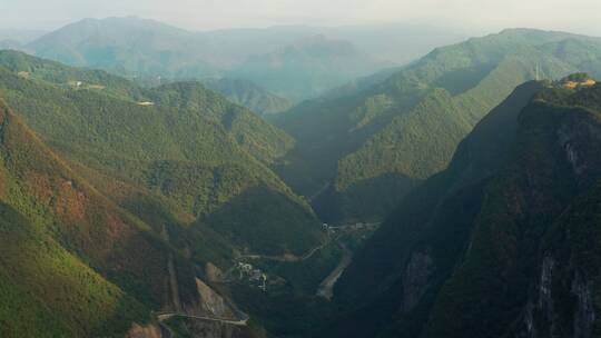 4k航拍恩施鹤峰屏山大峡谷