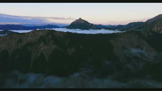 航拍高山云雾云海 山脉