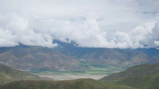 旅拍西藏藏区沿途山川草地风光视频素材模板下载