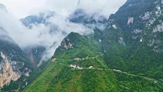 航拍重庆巫山下庄天路