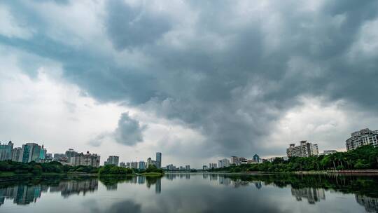 广西首府绿城南宁南湖公园延时暴风雨来临