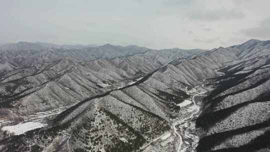 4K航拍雪后群山 下雪后的大山