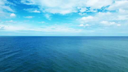 波光粼粼的大海
