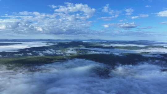 黎明航拍绿色山川云雾缭绕20240901 (14)