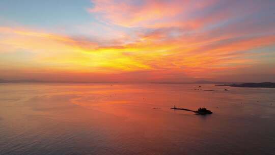 海上日出朝霞