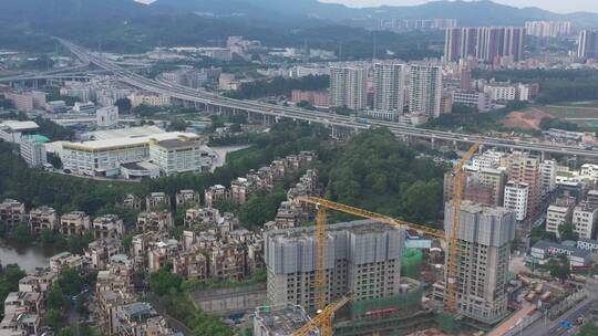 航拍深圳龙华区观澜道路与建筑