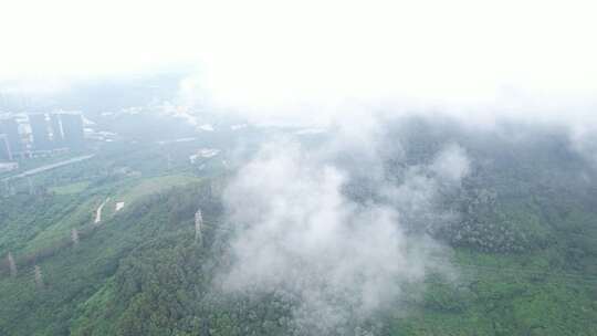 深圳塘朗山云雾缭绕航拍