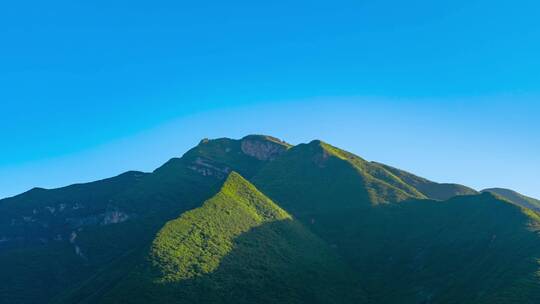 4k实拍自然风光山峰光影时间流逝空镜头