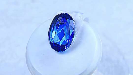 蓝色宝石微距特写