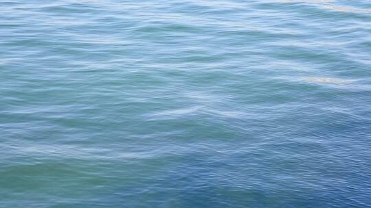 大海海水海平面波纹波浪慢镜头自然风光