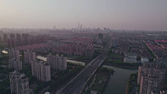 上海疫情期间空城航拍华夏西路中环地铁站