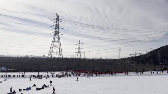 户外滑雪滑雪场滑雪运动滑雪的人