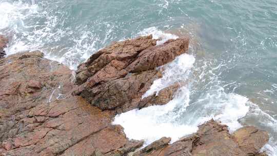 深圳海岸线-大梅沙礁石风起浪涌