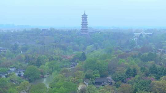 航拍烟雨江南扬州瘦西湖风景区