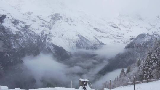 冬天美丽的大自然雪山镜头特写