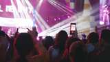 音乐节演唱会歌迷手机拍摄视频高清在线视频素材下载
